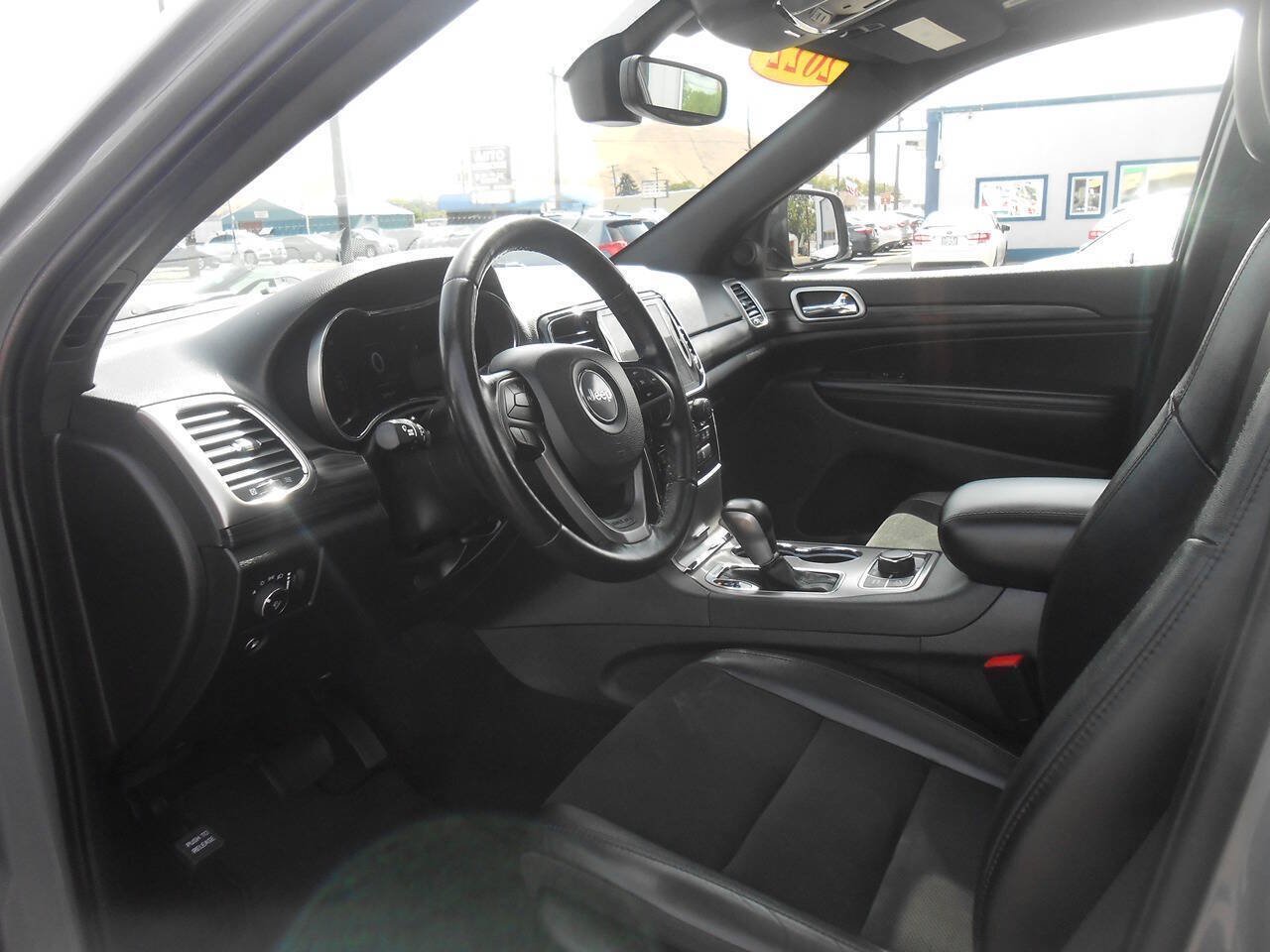 Used 2022 Jeep Grand Cherokee Laredo X AWD/4WD image 10