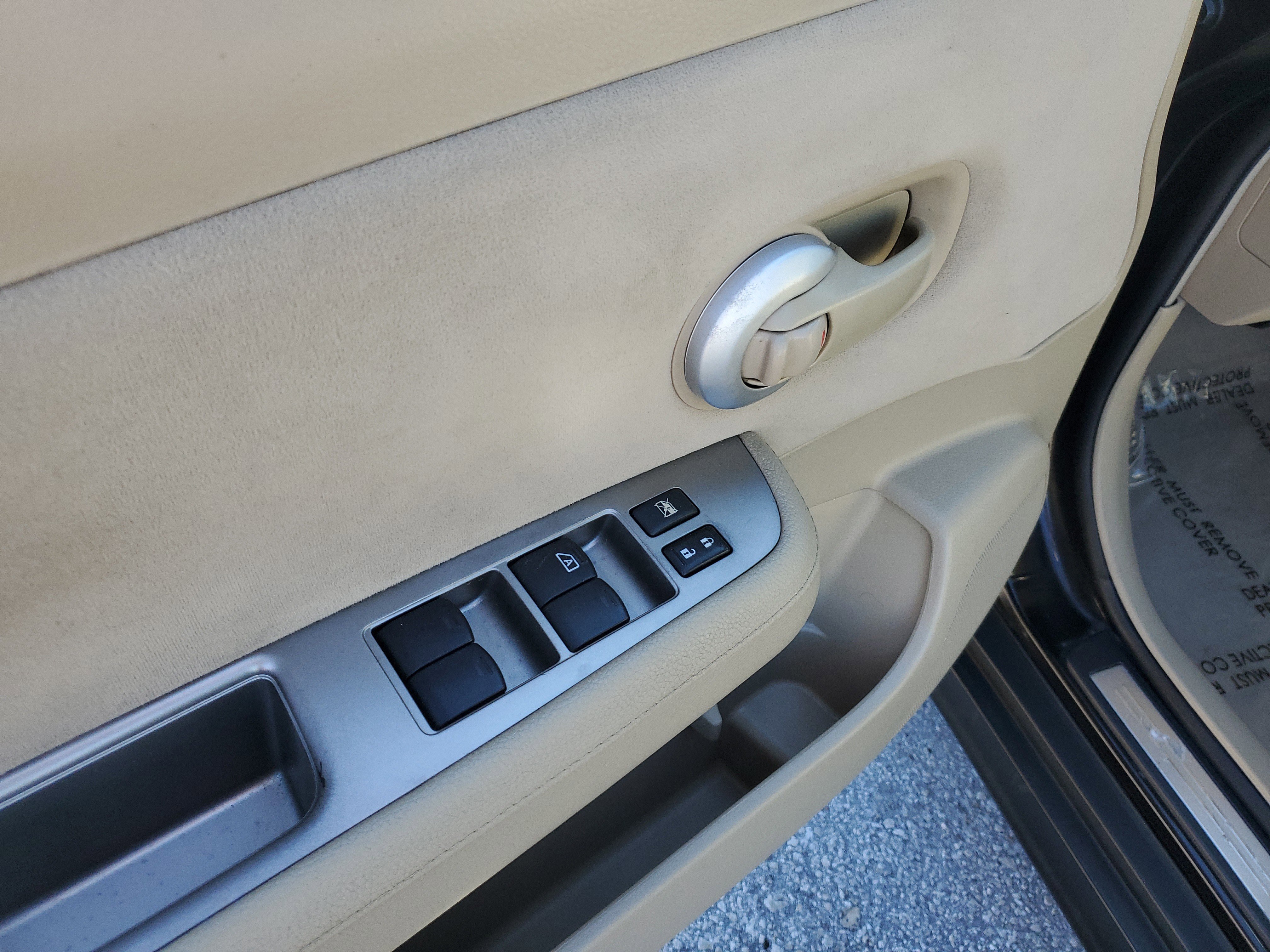 Used 2011 Nissan Versa 1.8 S w/ Plus Pkg image 12