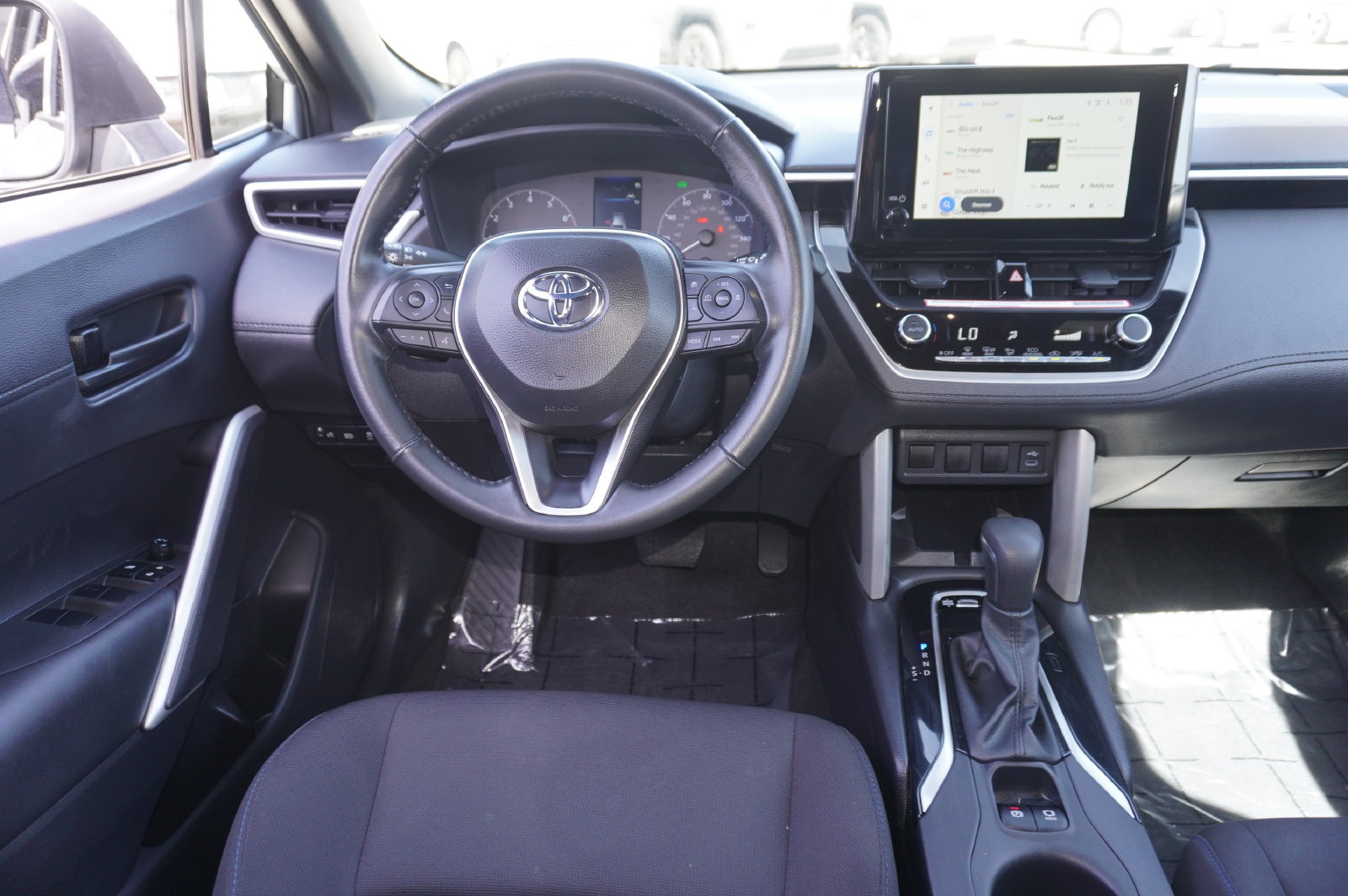 Certified 2024 Toyota Corolla Cross AWD Hybrid w/ Moonroof Package image 10