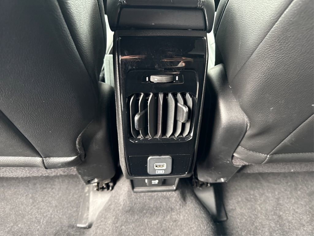 Used 2025 Jeep Compass Limited image 31