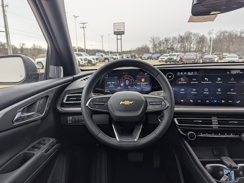 New 2026 Chevrolet Traverse LT w/ Sun and Wheel Package image 3