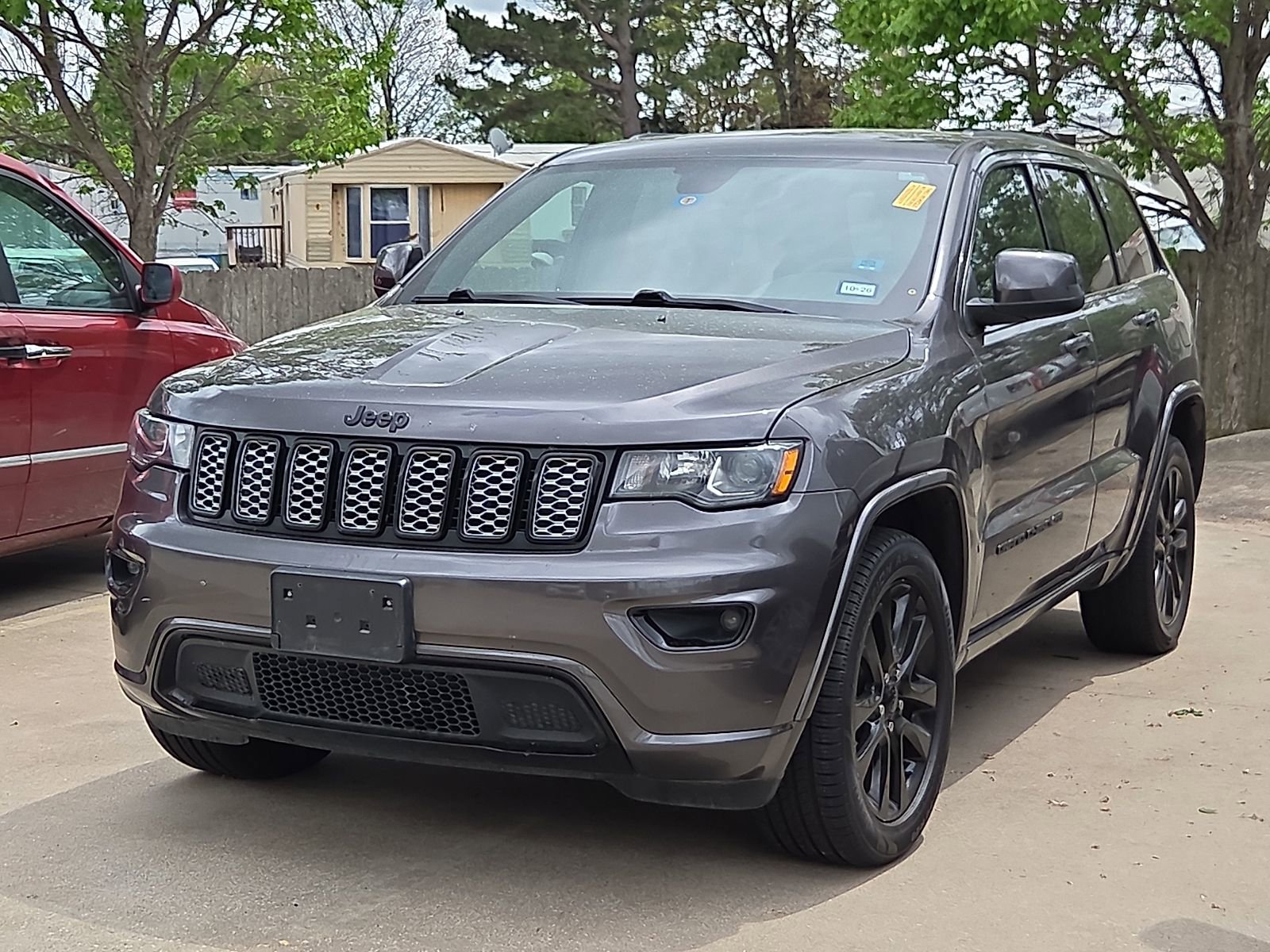 Used 2018 Jeep Grand Cherokee Altitude AWD/4WD image 2