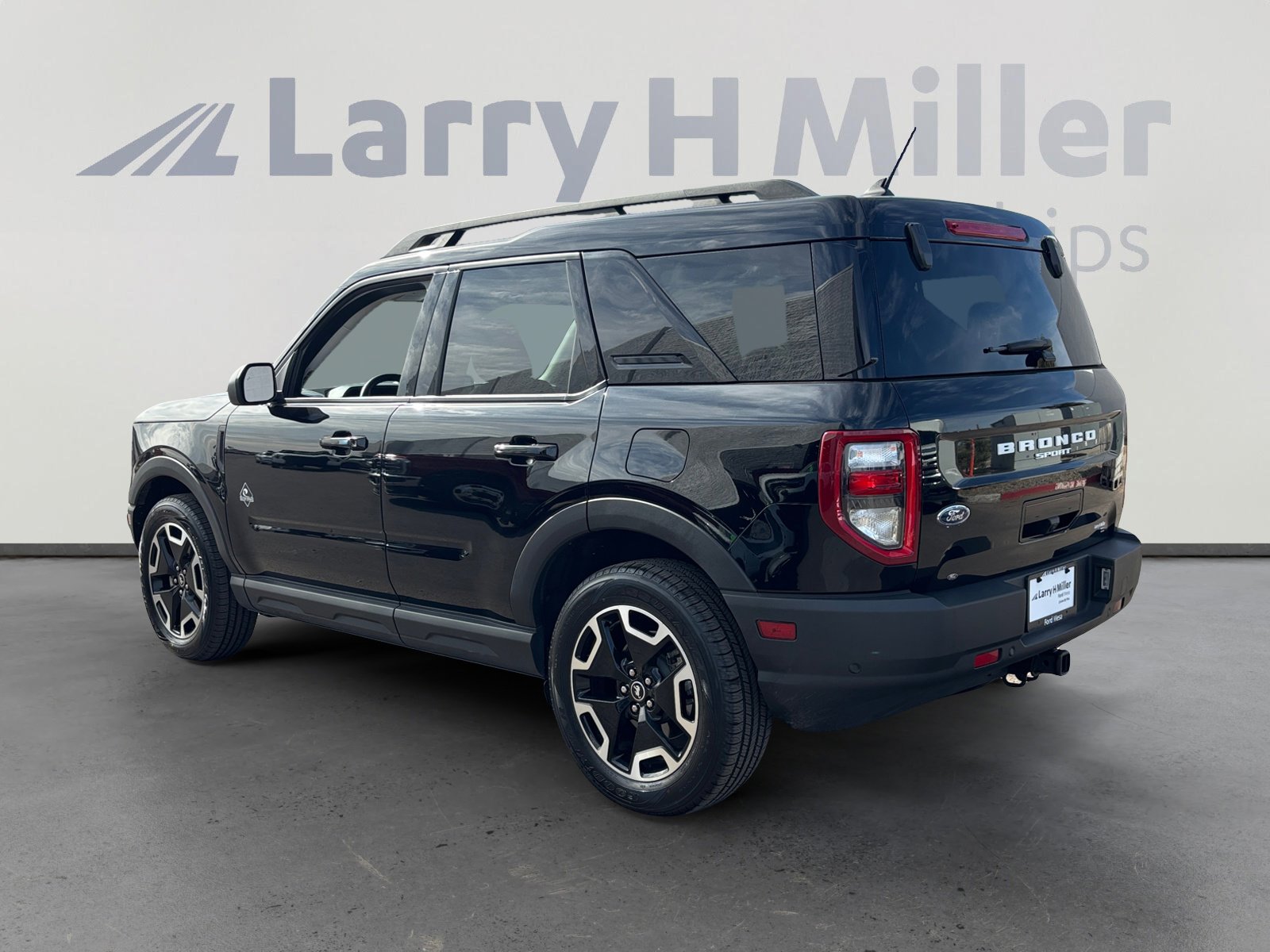 Used 2023 Ford Bronco Sport Outer Banks w/ Tech Package image 3