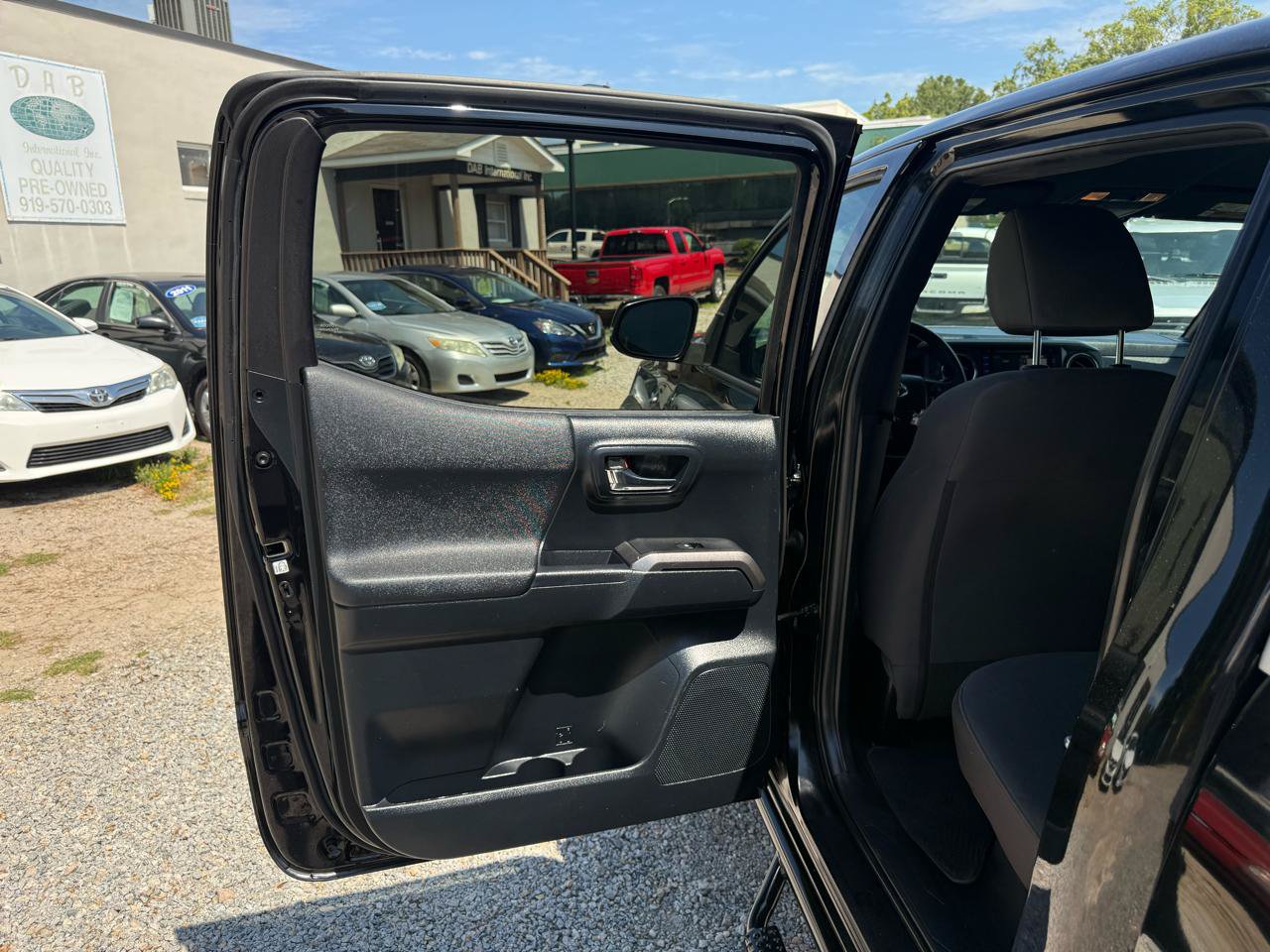 Used 2016 Toyota Tacoma TRD Off-Road w/ Towing Package RWD image 28