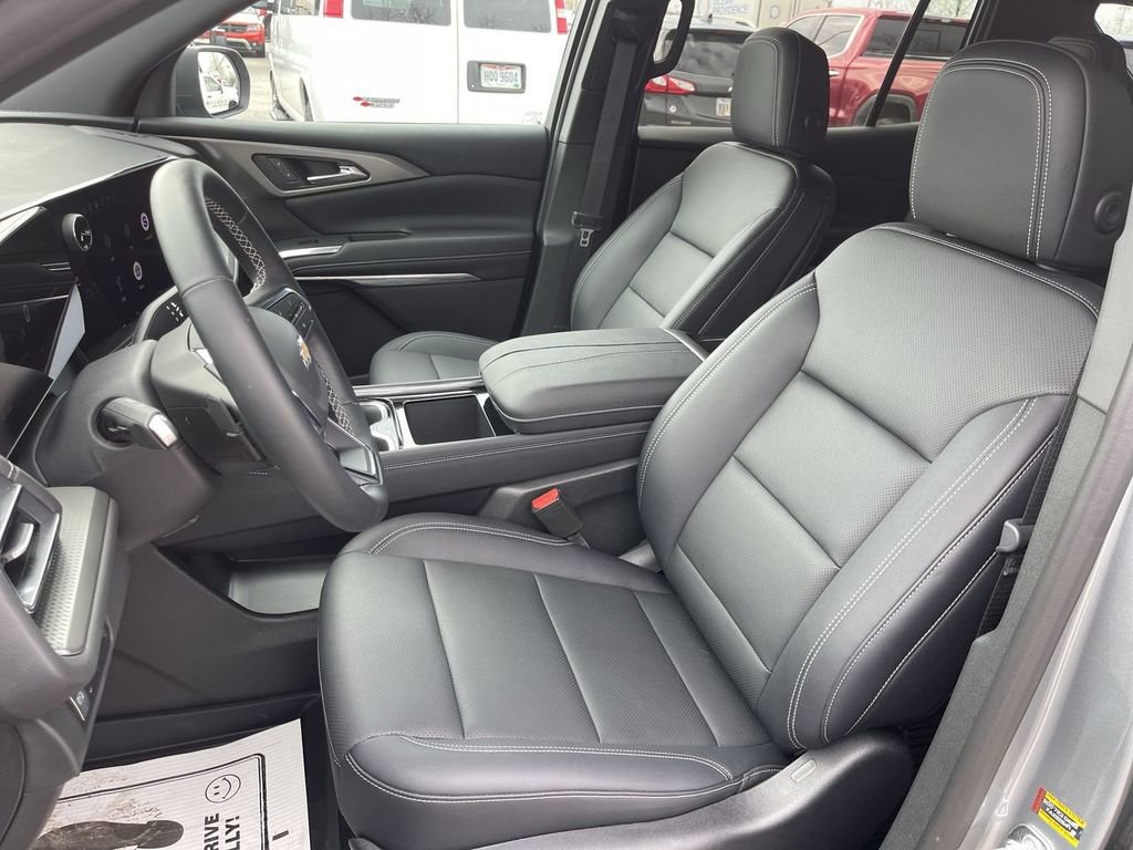 New 2026 Chevrolet Traverse LT w/ Sun and Wheel Package image 11