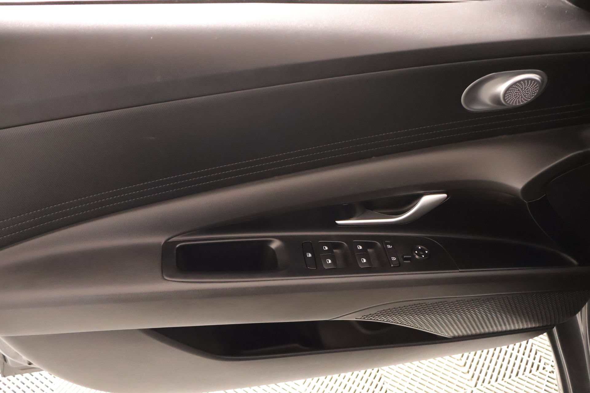 Certified 2024 Hyundai Elantra SEL FWD image 15