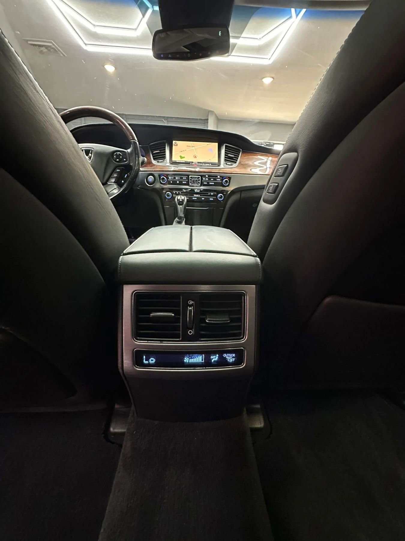 Used 2015 Hyundai Equus Signature RWD image 32