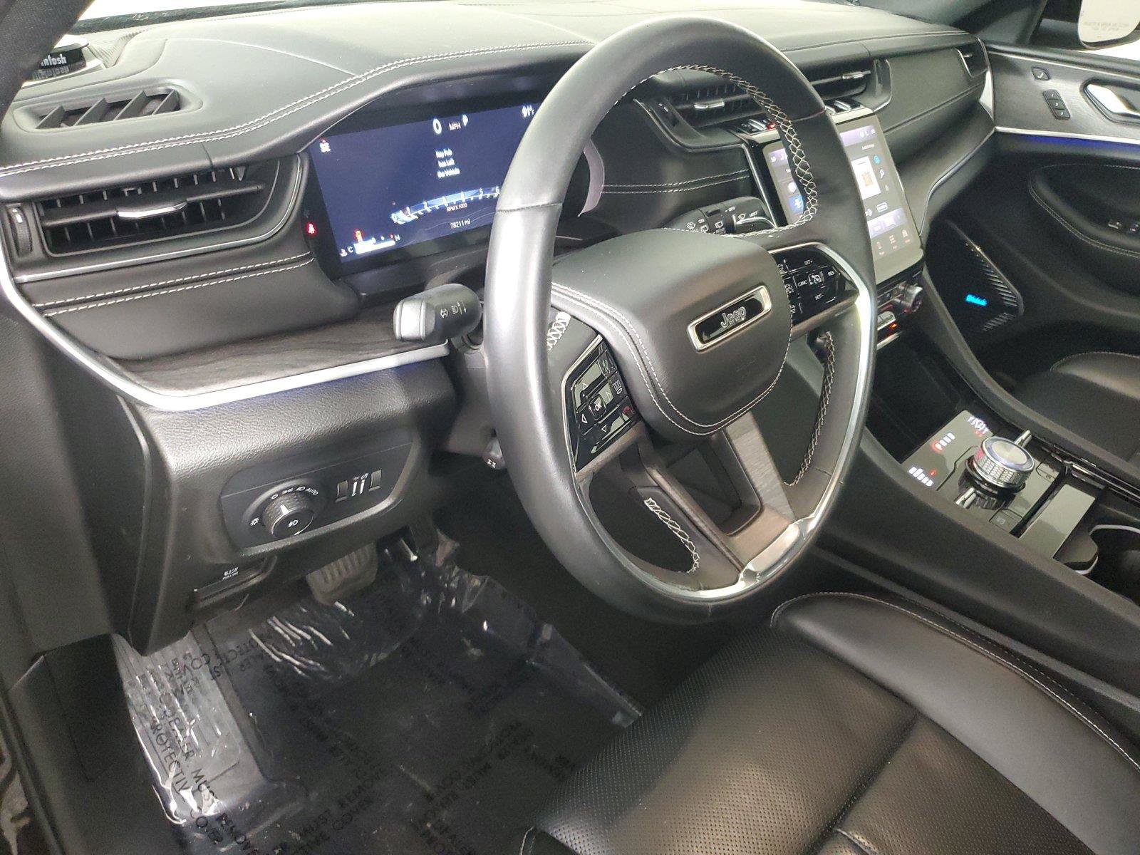 Used 2022 Jeep Grand Cherokee Overland w/ Luxury Tech Group IV AWD/4WD image 24