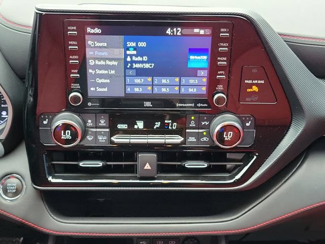 Used 2022 Toyota Highlander XSE FWD image 17