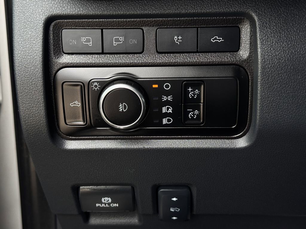 Used 2024 Ford F250 Platinum image 24