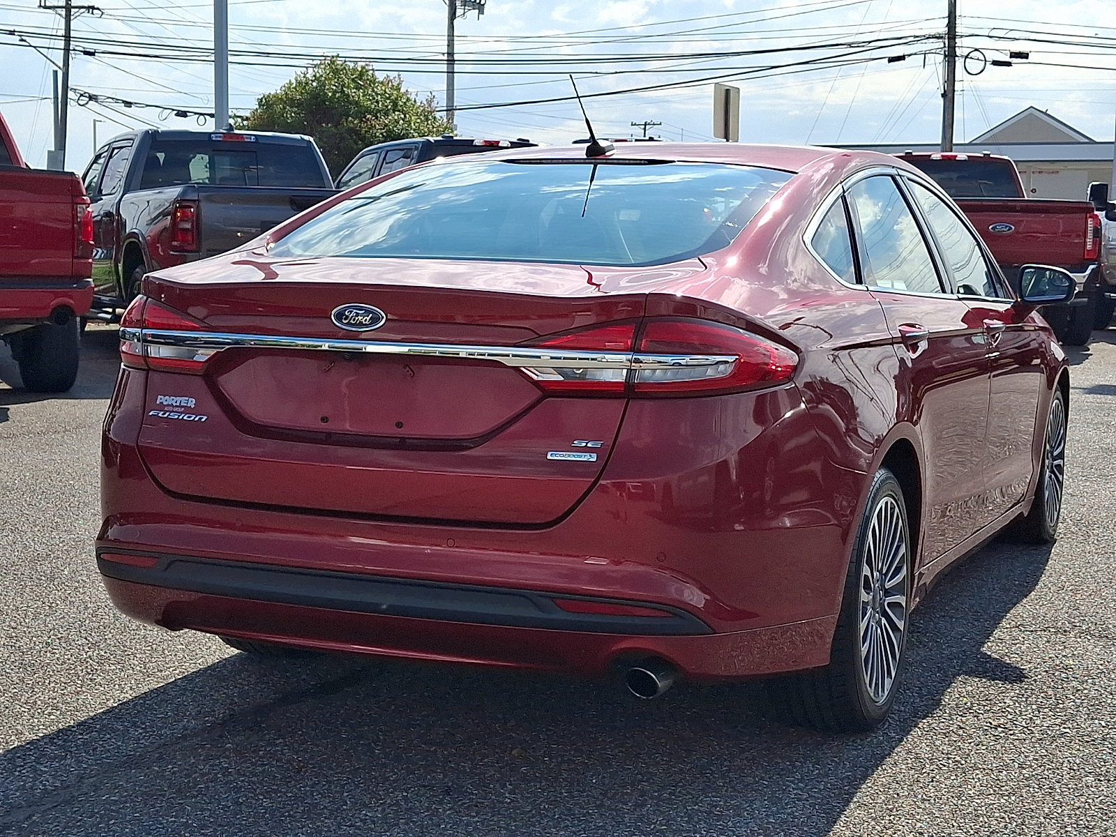 Certified 2018 Ford Fusion SE w/ Fusion SE Technology Package FWD image 10