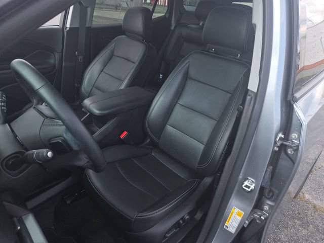 Used 2024 GMC Terrain SLT w/ Tech Package FWD image 11