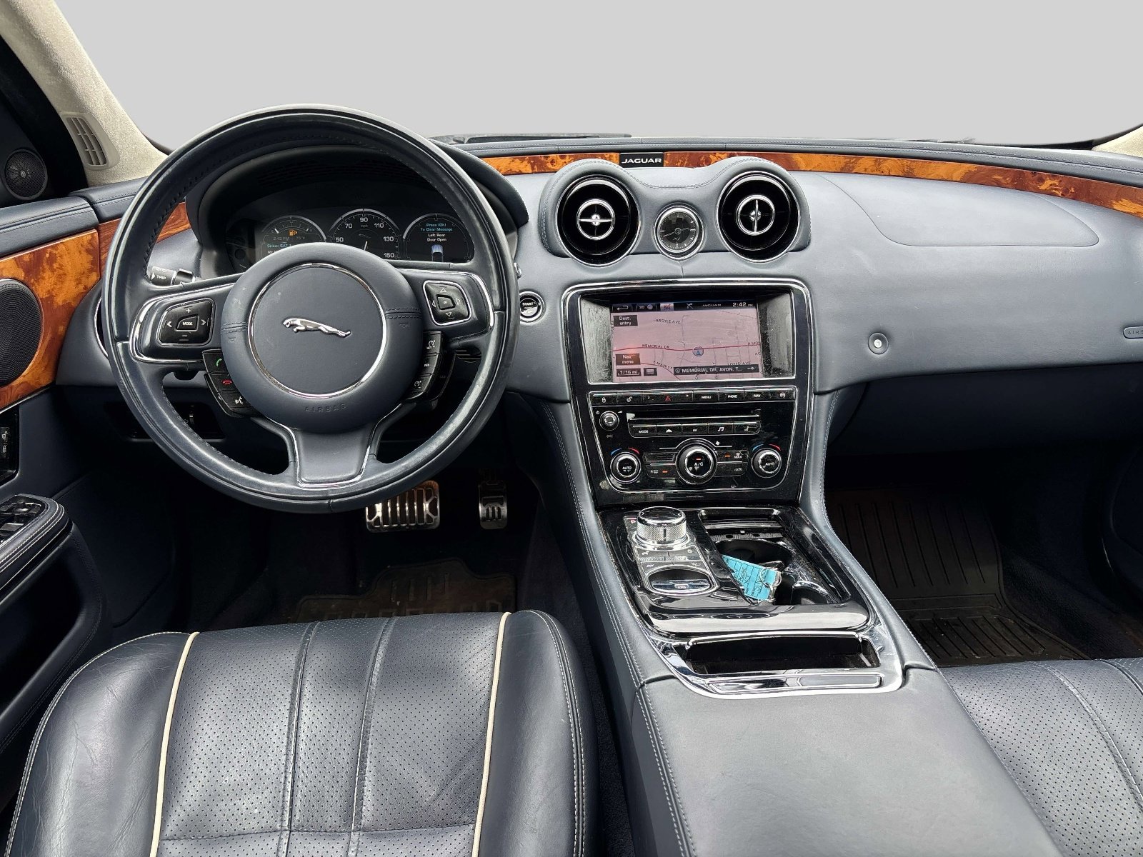 Used 2014 Jaguar XJ L Portfolio AWD/4WD image 10