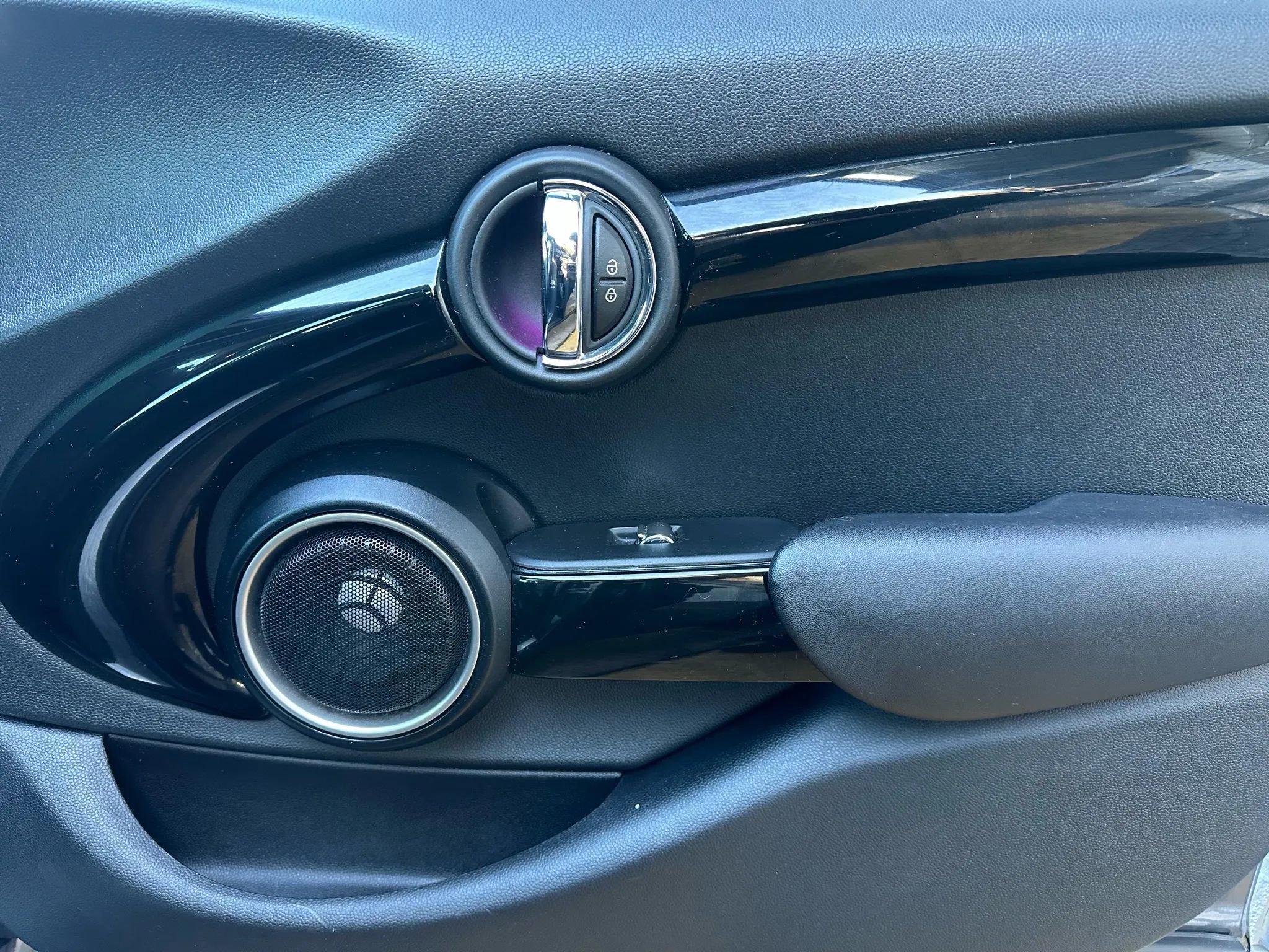 Used 2015 MINI Cooper S image 15