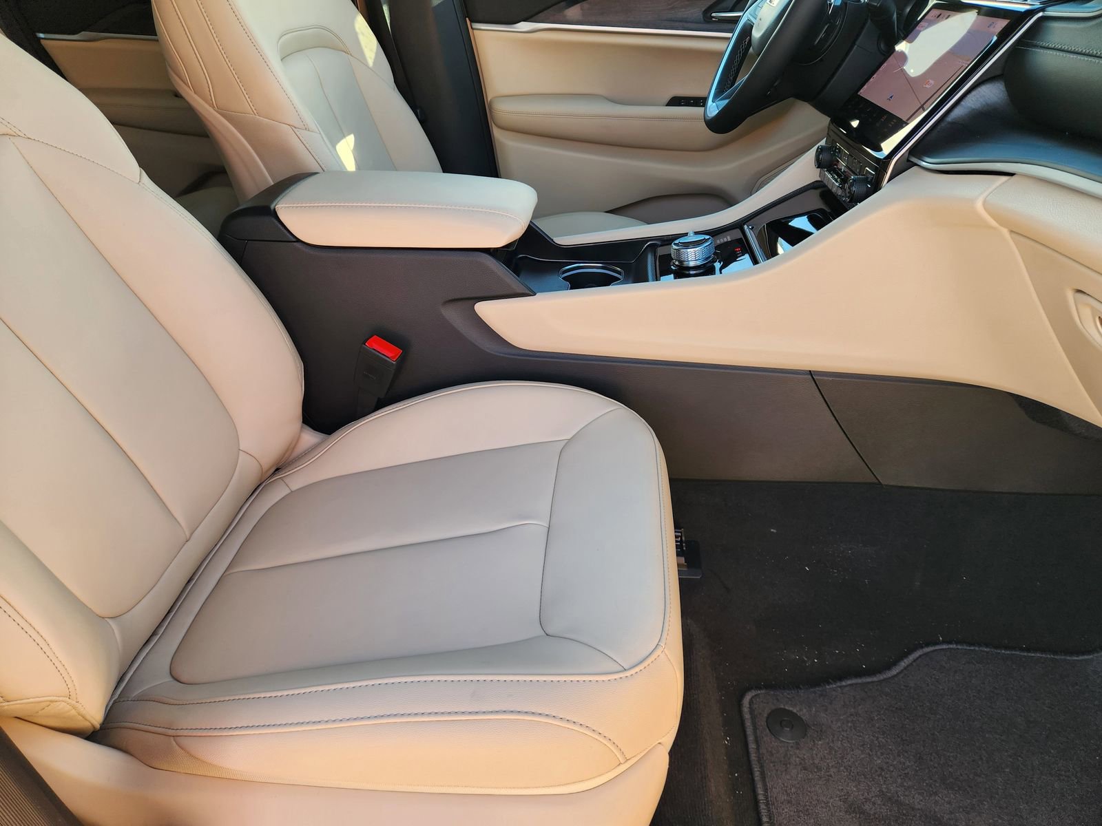 New 2025 Jeep Grand Cherokee Limited image 13