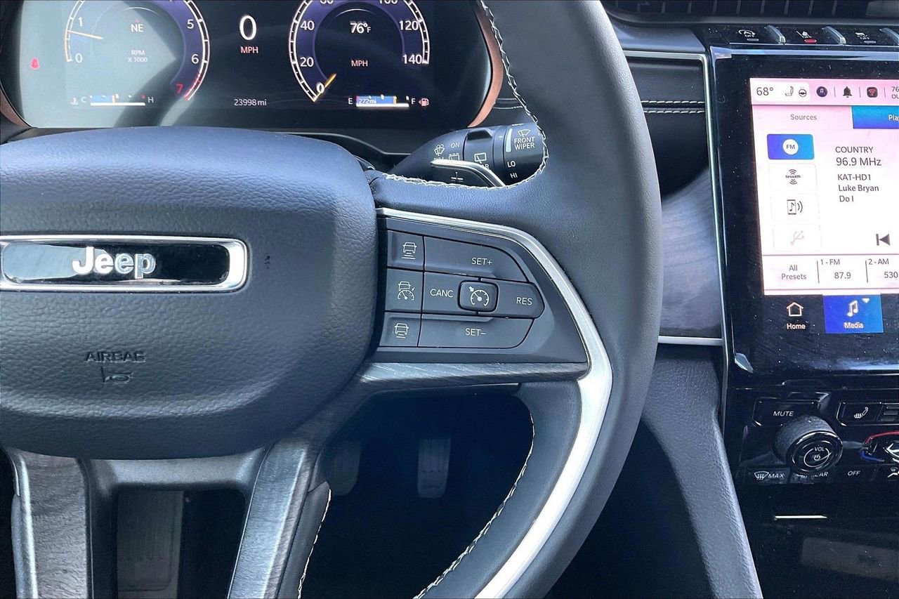 Certified 2025 Jeep Grand Cherokee L Limited w/ Luxury Tech Group II image 33