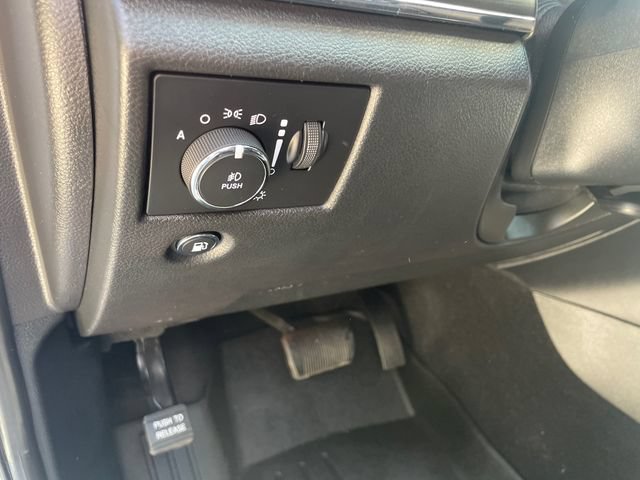 Used 2020 Jeep Grand Cherokee Limited AWD/4WD image 28