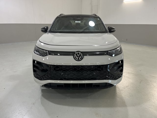 New 2026 Volkswagen Tiguan SE R-Line AWD/4WD image 2