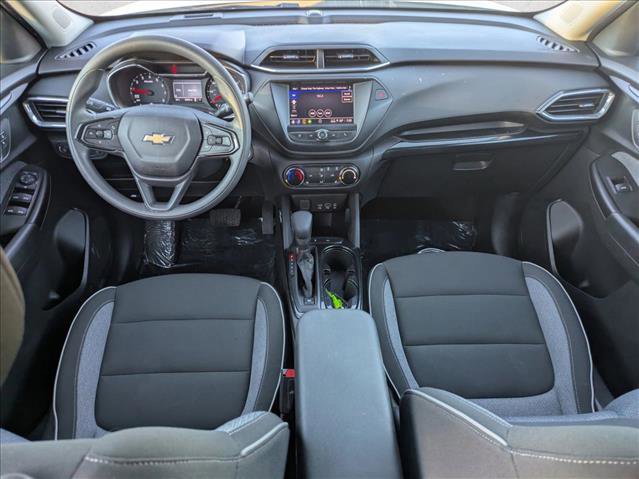 Used 2023 Chevrolet TrailBlazer LT FWD image 17
