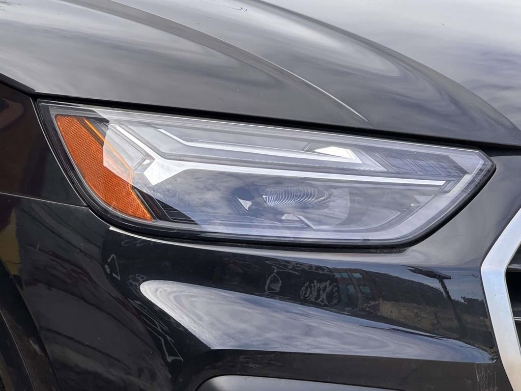 Used 2023 Audi Q5 2.0T Premium w/ Convenience Package image 8