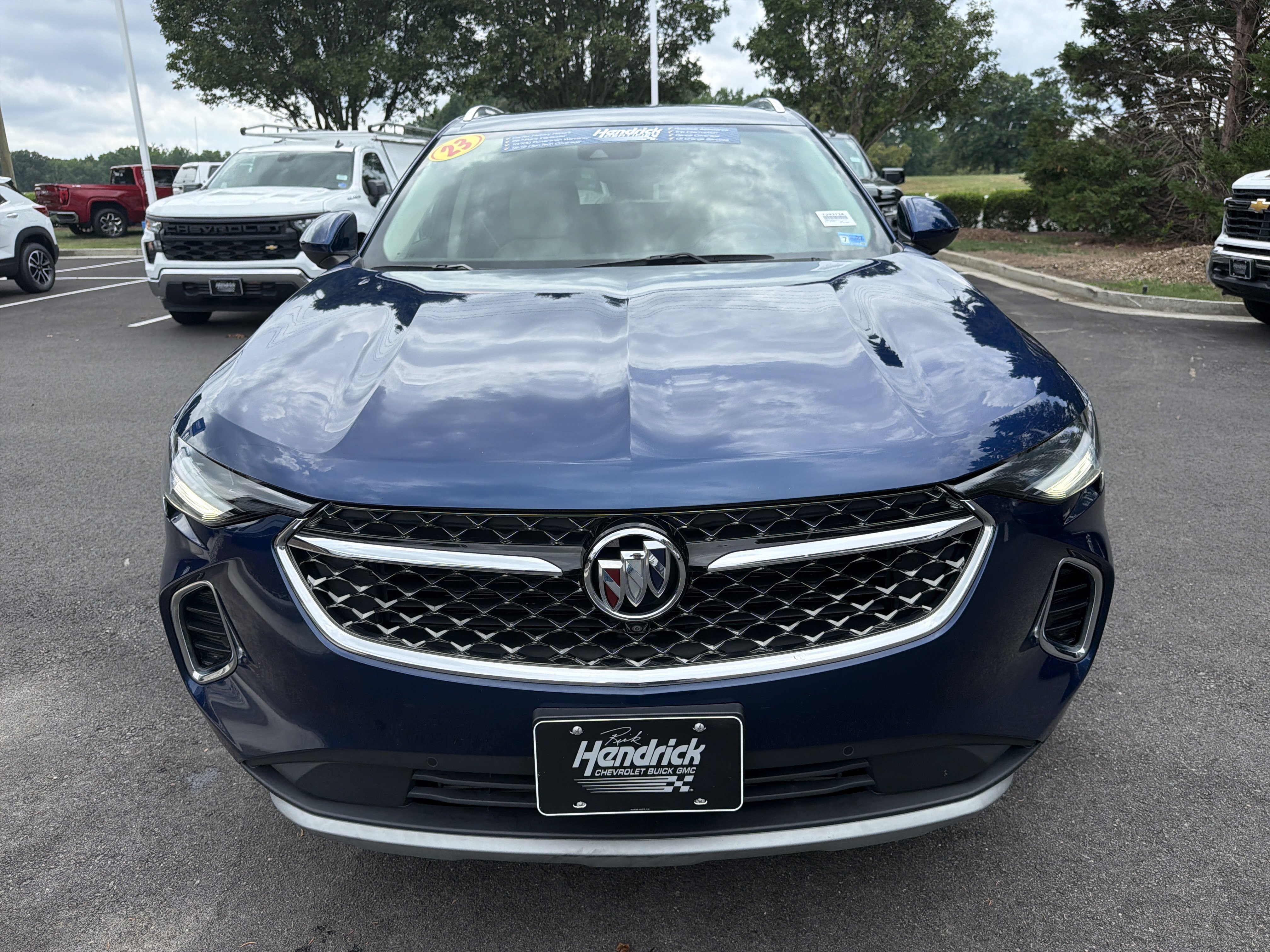 Used 2023 Buick Envision Avenir AWD/4WD image 3
