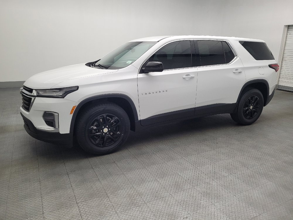 Used 2023 Chevrolet Traverse LS image 2