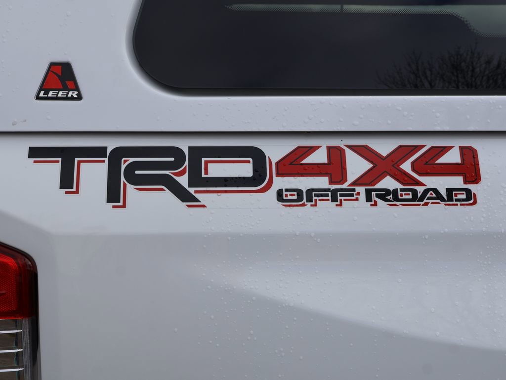 Used 2015 Toyota Tundra Limited w/ Limited Premium Package image 8