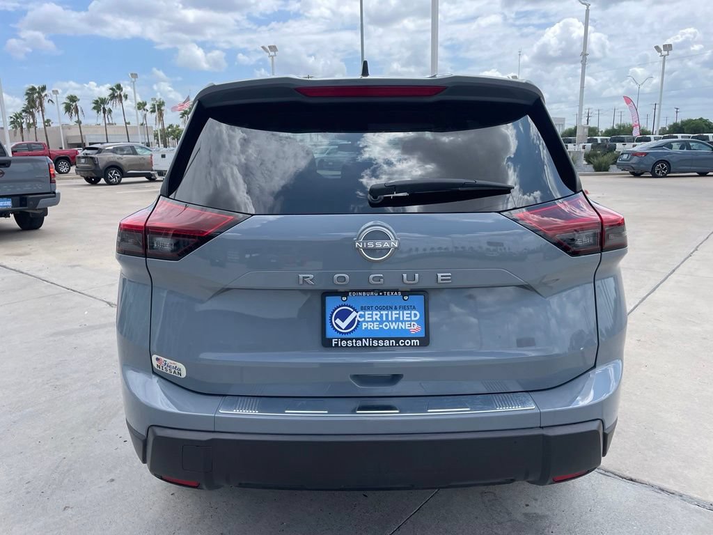 Certified 2026 Nissan Rogue SV FWD image 6