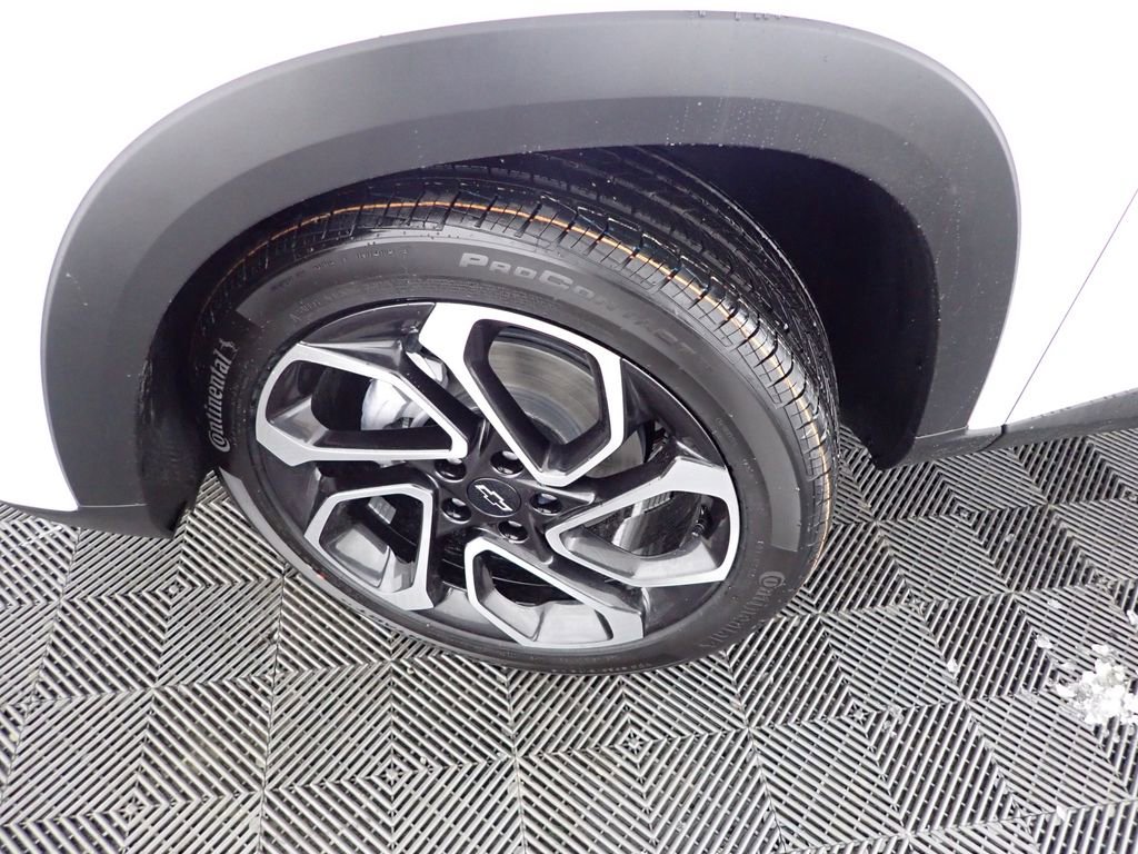 New 2026 Chevrolet Trax RS w/ Driver Confidence Package image 32