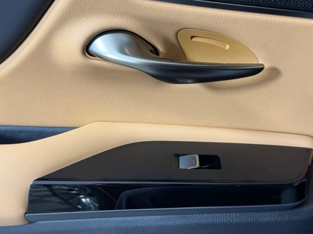 Used 2023 Lexus ES 350 w/ Accessory Package (Z2) FWD image 21