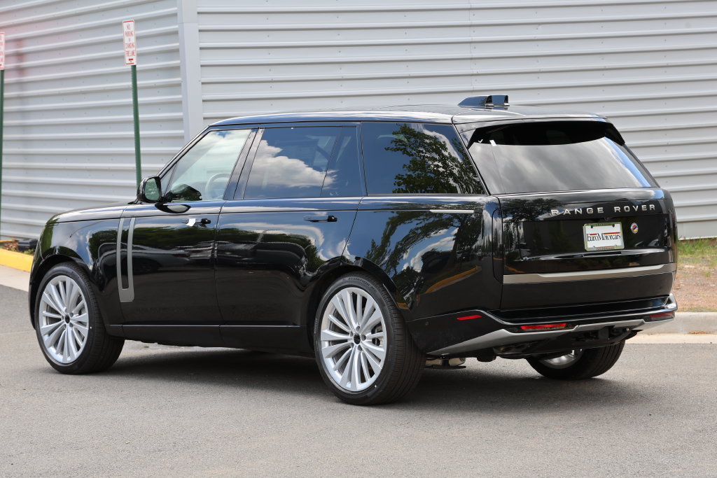 New 2026 Land Rover Range Rover Long Wheelbase SE AWD/4WD image 3