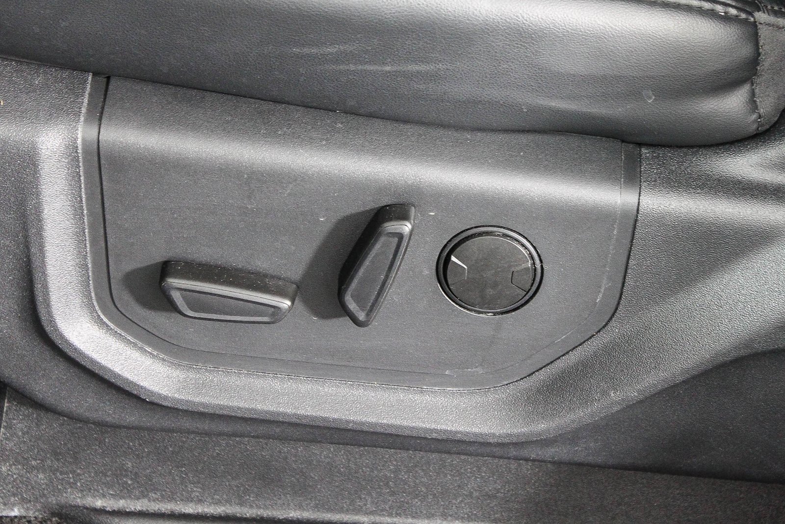 Used 2024 Ford Expedition XLT image 25