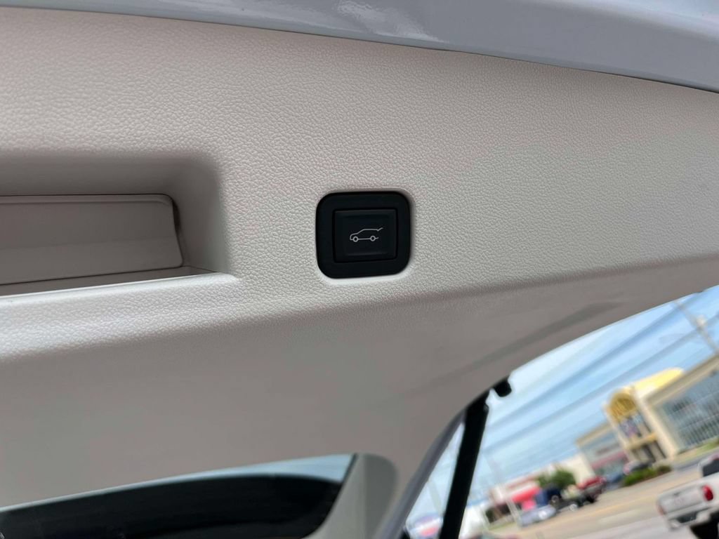 New 2026 GMC Acadia Denali w/ Super Cruise Package FWD image 19
