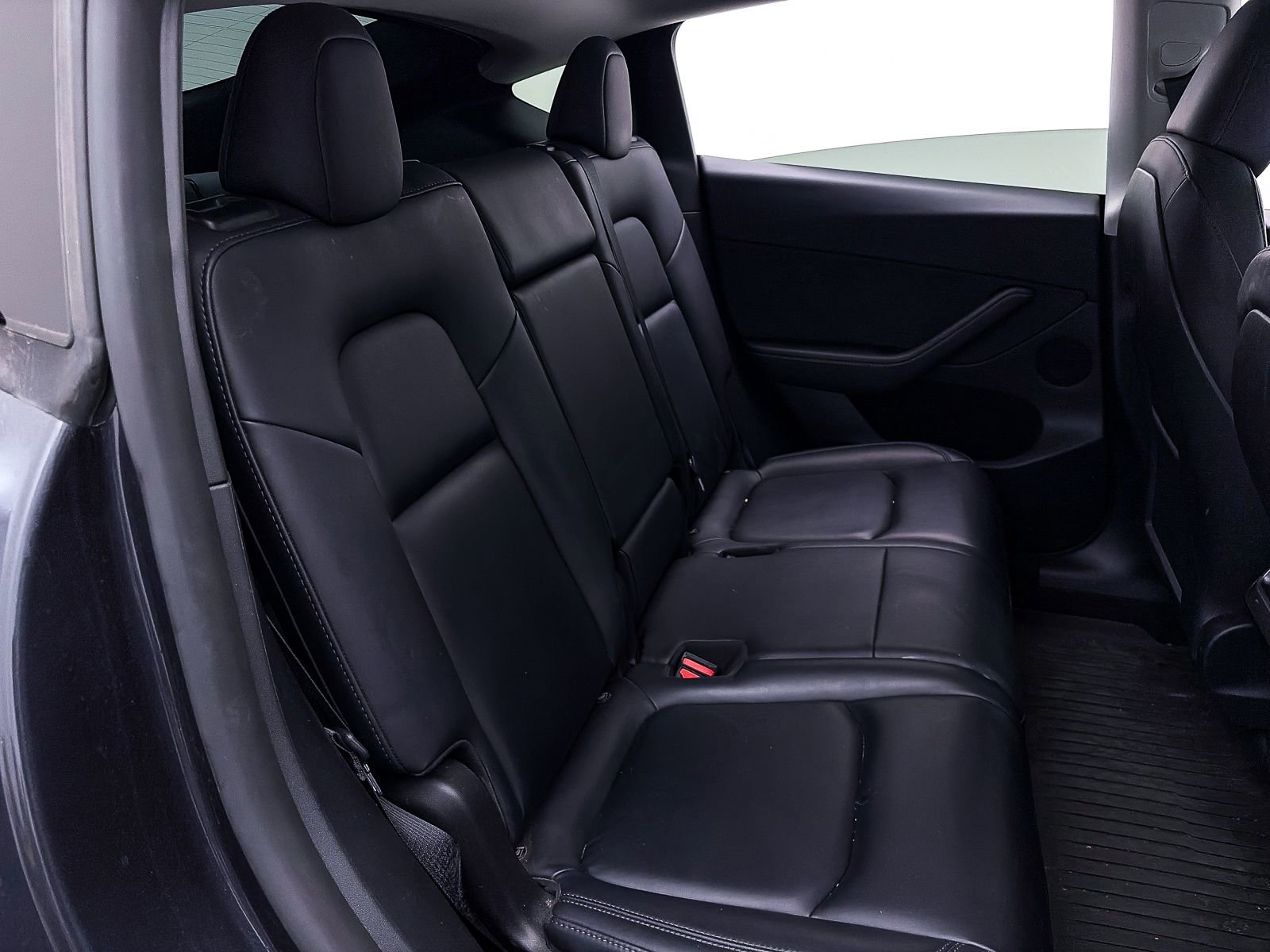 Used 2024 Tesla Model Y Long Range image 33