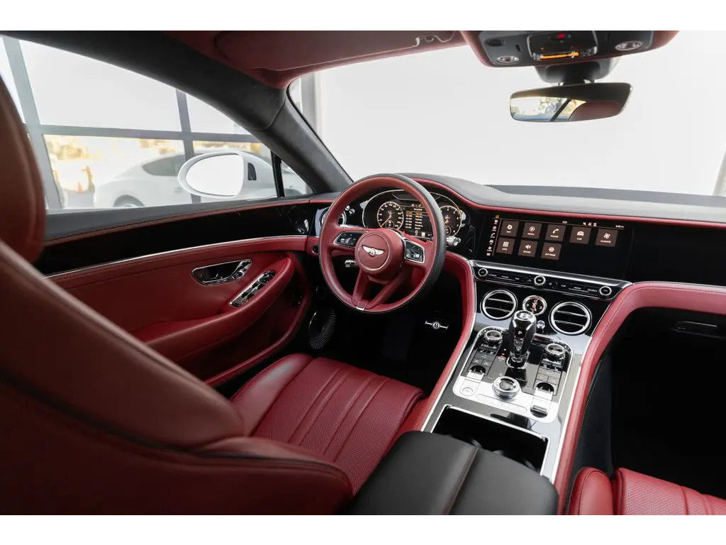 Used 2021 Bentley Continental GT V8 image 2