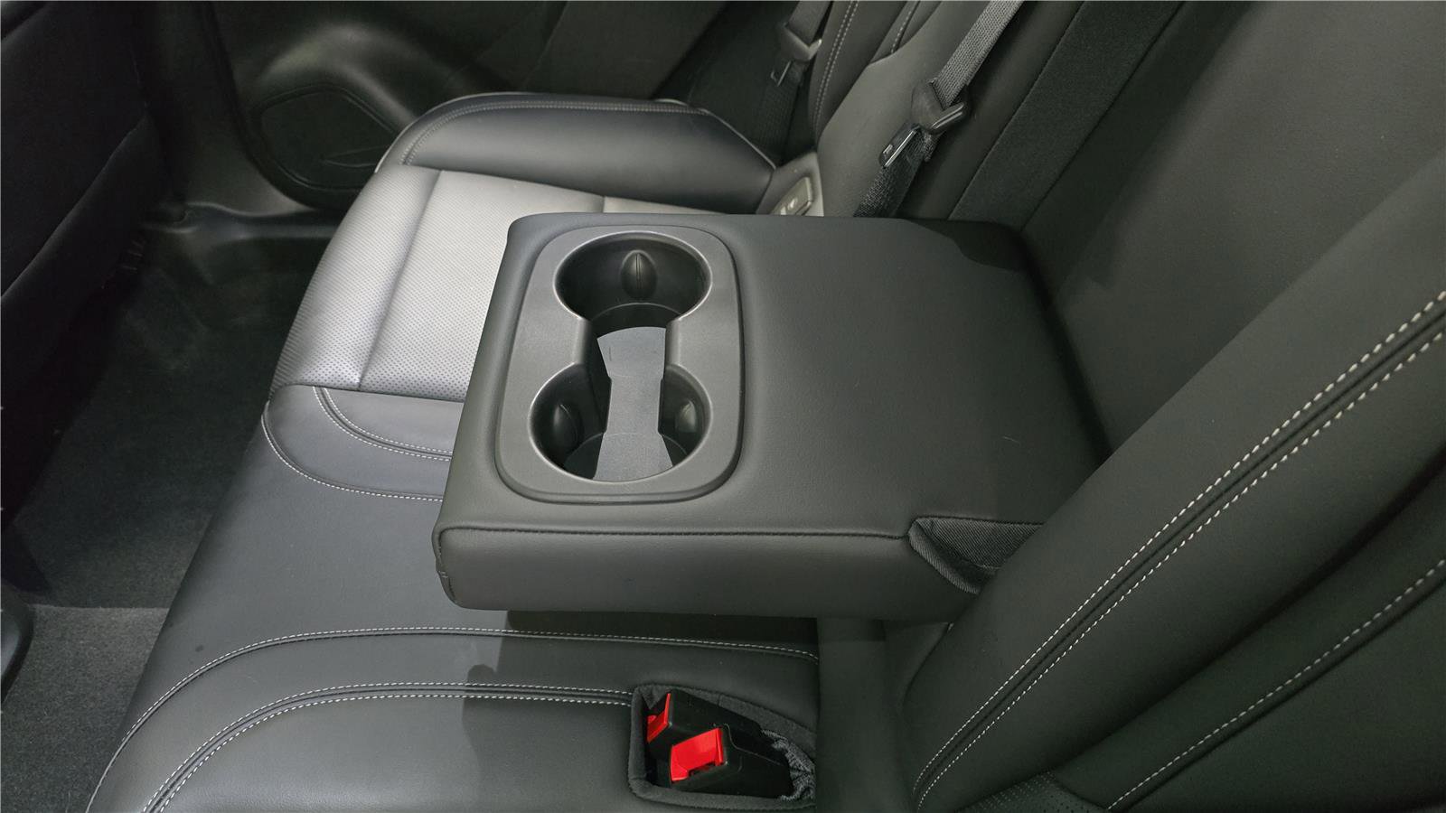 Used 2022 Buick Envision Essence w/ Safety Package image 16