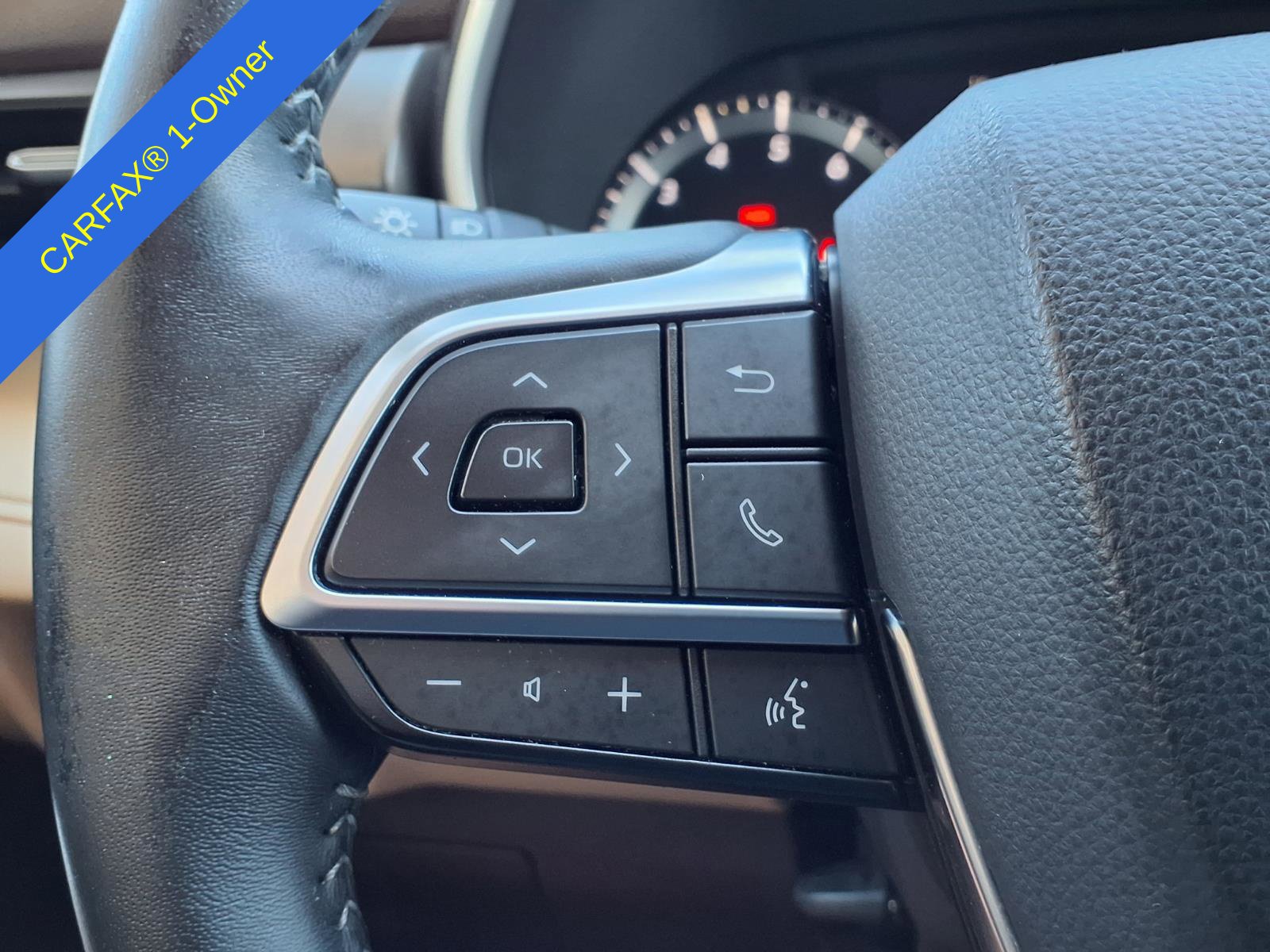 Used 2020 Toyota Highlander XLE AWD/4WD image 28
