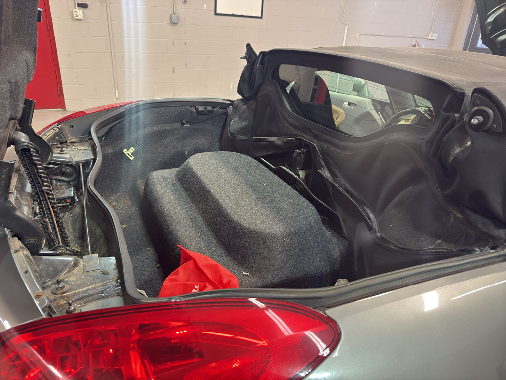 Used 2006 Pontiac Solstice Convertible w/ Premium Package RWD image 24
