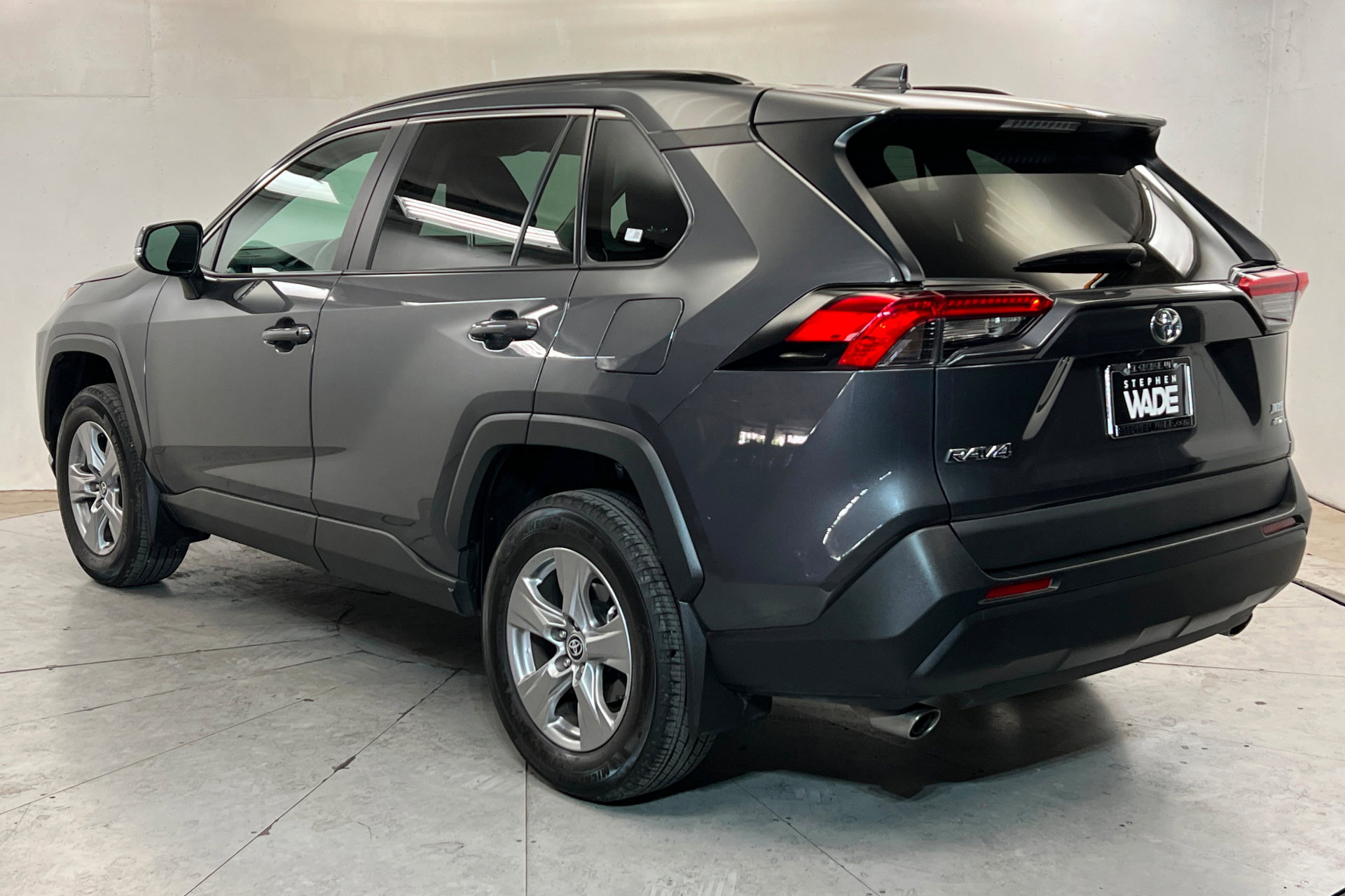 Used 2024 Toyota RAV4 XLE AWD/4WD image 3