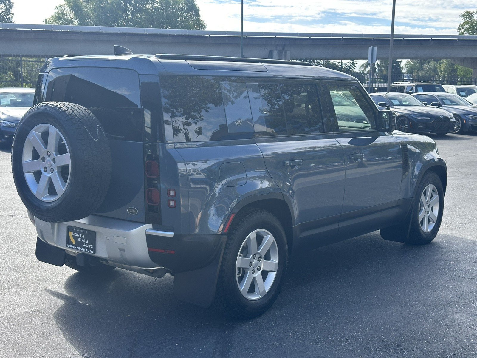 Used 2022 Land Rover Defender 110 SE AWD/4WD image 8