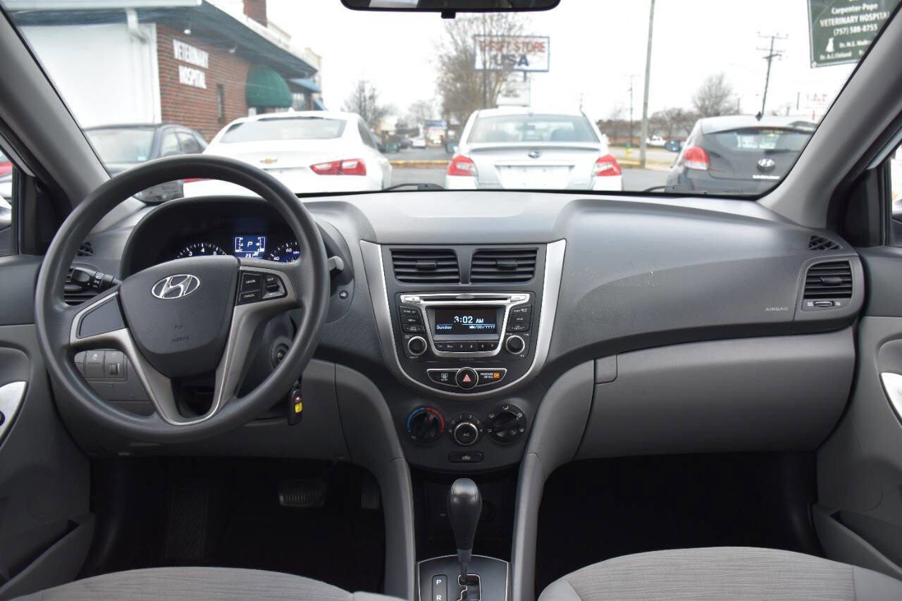 Used 2017 Hyundai Accent SE image 18