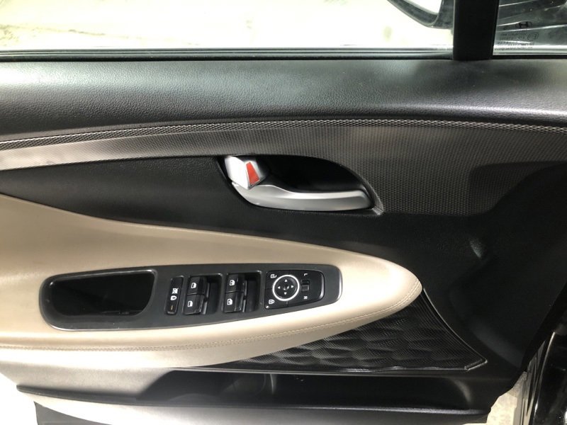 Used 2019 Hyundai Santa Fe SEL image 19