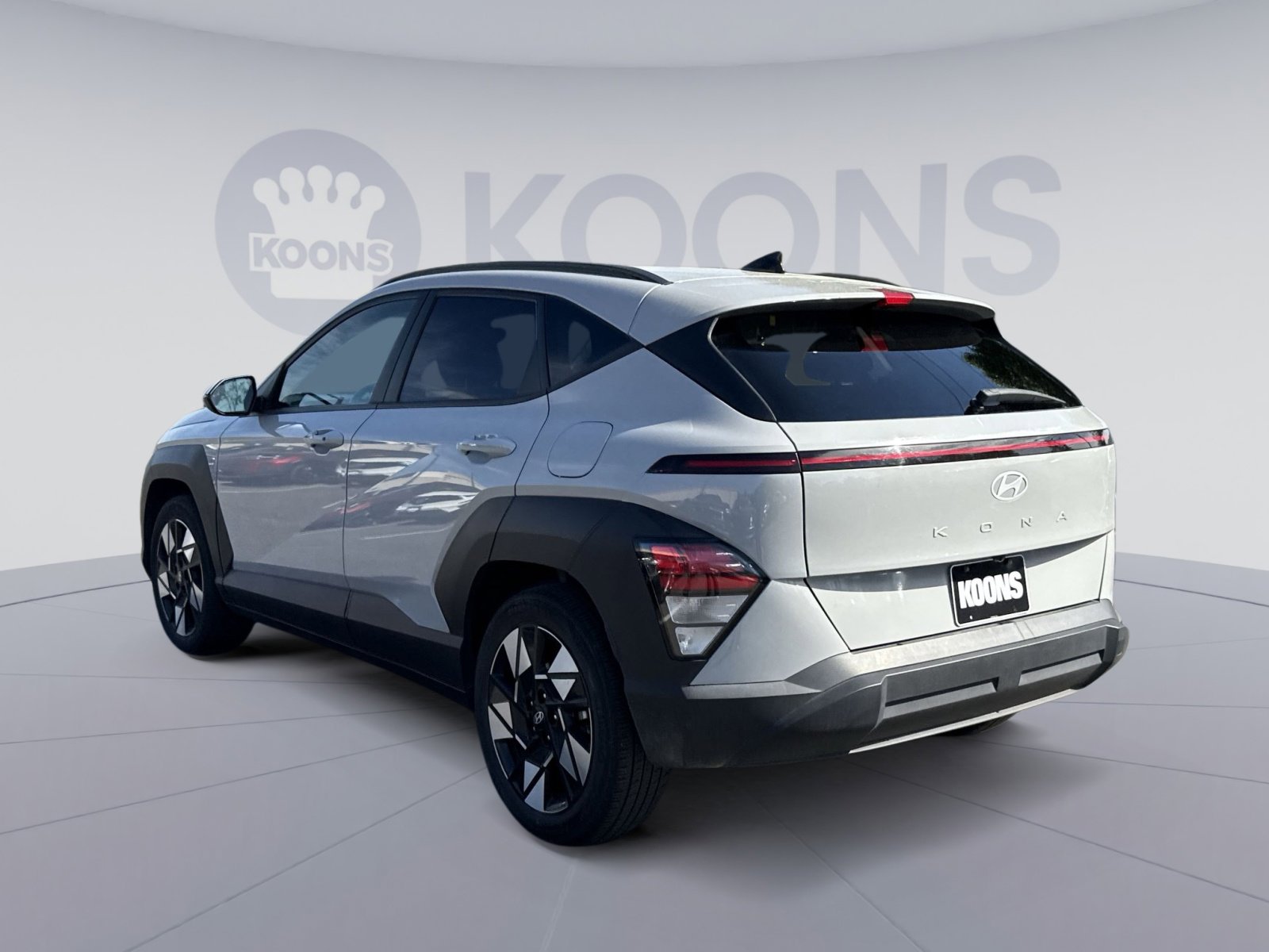 Used 2024 Hyundai Kona SEL FWD image 4