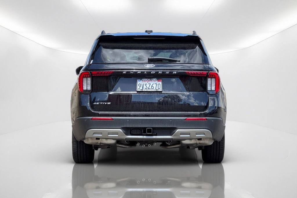 Used 2025 Ford Explorer Active w/ Active Comfort Package RWD image 6