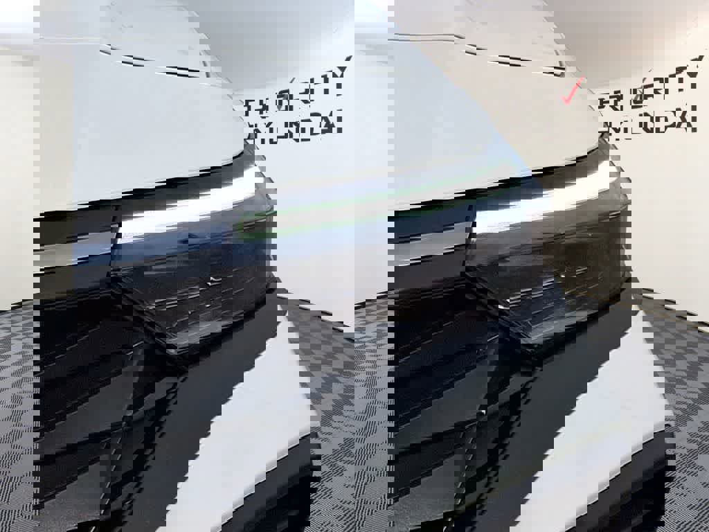 Certified 2025 Hyundai Elantra Sport image 8