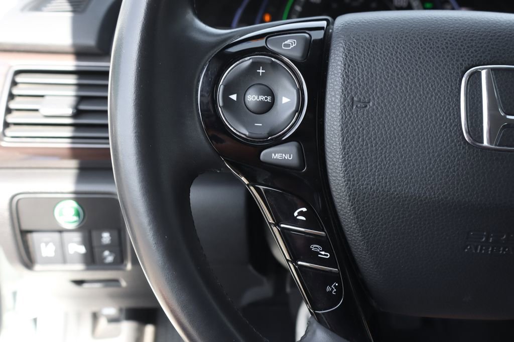 Used 2017 Honda Accord Touring image 25