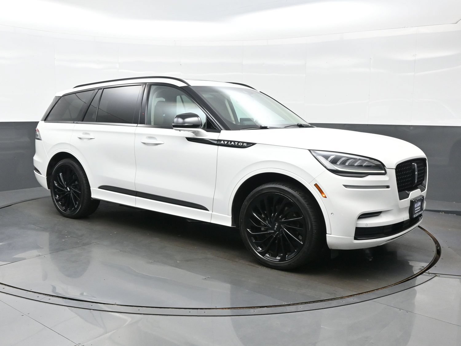 Used 2023 Lincoln Aviator Reserve w/ Jet Package AWD/4WD image 8