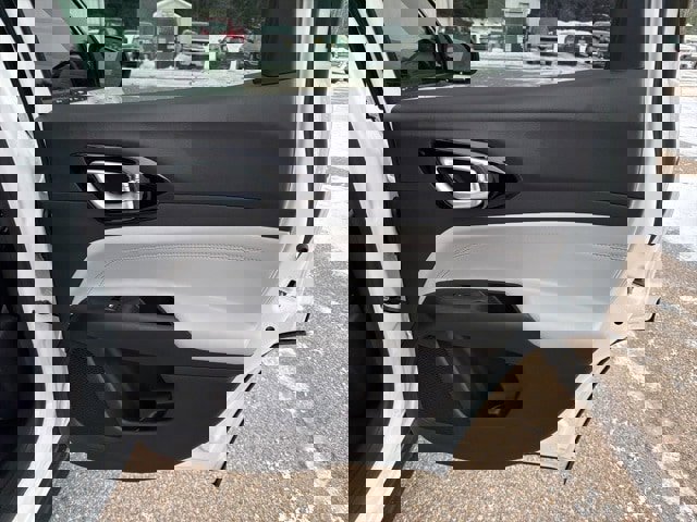 New 2026 Jeep Compass Limited image 32