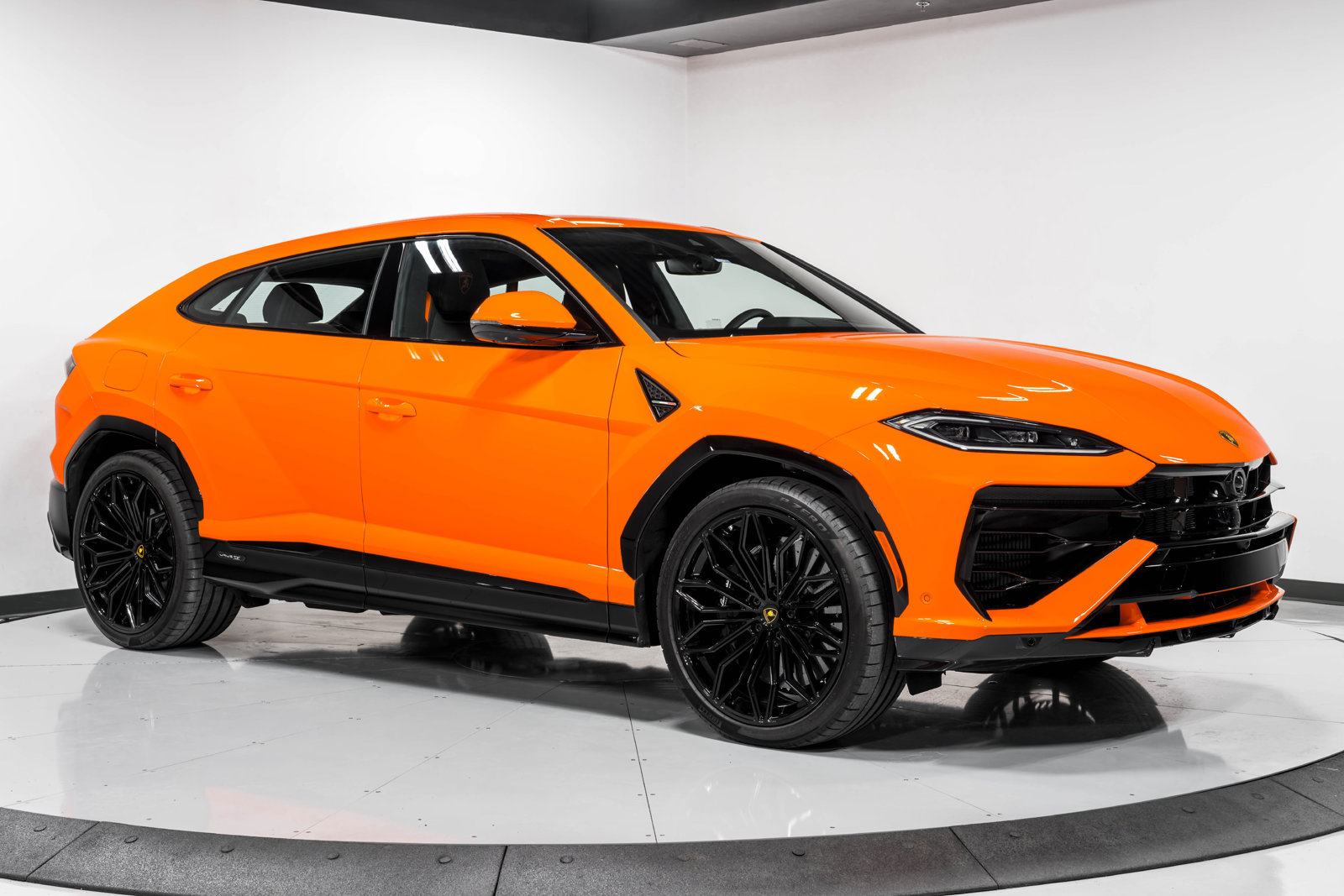 Used 2025 Lamborghini Urus S AWD/4WD image 45