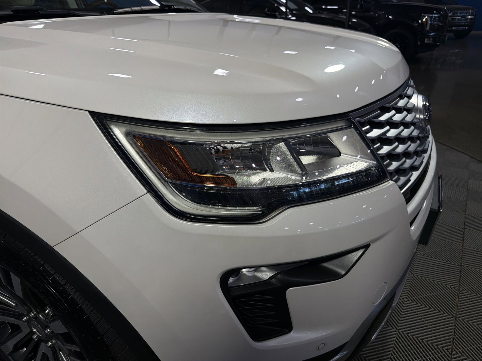 Used 2019 Ford Explorer Platinum AWD/4WD image 21